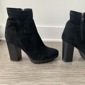 SOLD! Azalea Wang | Ankle Heeled Boots | Suede | Black | 39